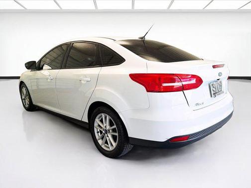 Oxford White 2016 Ford Focus SE