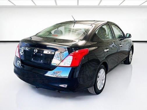 2012 Nissan Versa 1.6 S