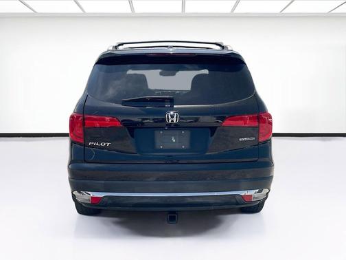 Crystal Black Pearl 2016 Honda Pilot Touring