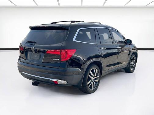 Crystal Black Pearl 2016 Honda Pilot Touring