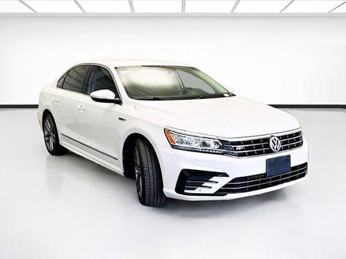 2017 Volkswagen Passat 1.8T R-Line w/Comfort