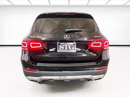 Black 2022 Mercedes-Benz GLC 300 4MATIC