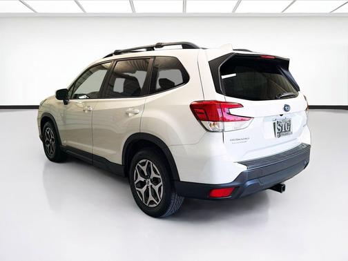 Crystal White Pearl 2020 Subaru Forester Premium