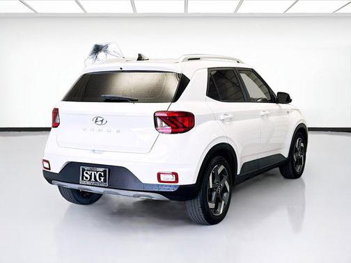 2022 Hyundai VENUE SEL