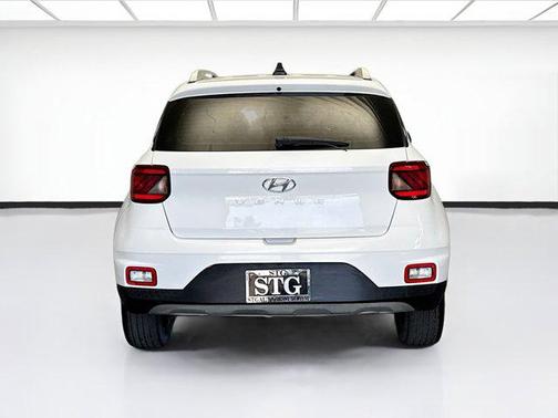 2022 Hyundai VENUE SEL