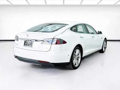 2015 Tesla Model S 85D