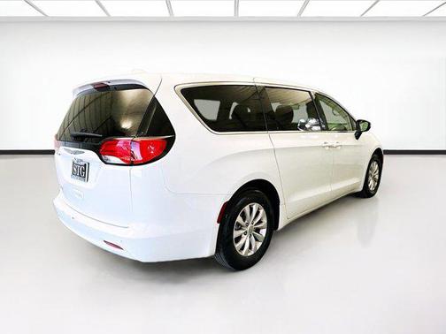 2018 Chrysler Pacifica LX