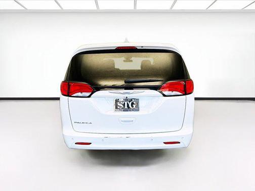 2018 Chrysler Pacifica LX