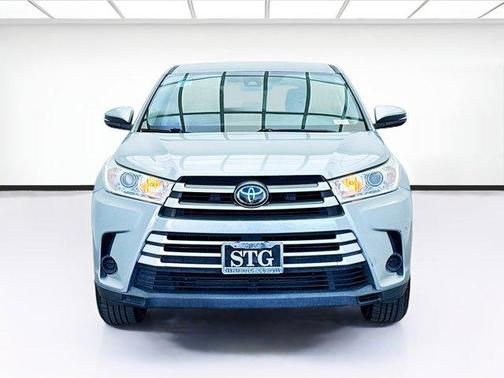 2017 Toyota Highlander LE I4