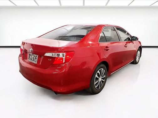 Barcelona Red Metallic 2014 Toyota Camry LE