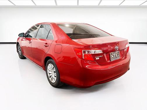 Barcelona Red Metallic 2014 Toyota Camry LE