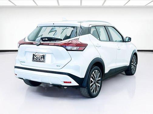 2022 Nissan Kicks SV