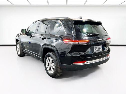 Diamond Black Crystal Pearlcoat 2024 Jeep Grand Cherokee Limited