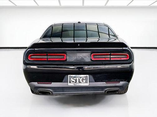Pitch Black Clearcoat 2019 Dodge Challenger SXT