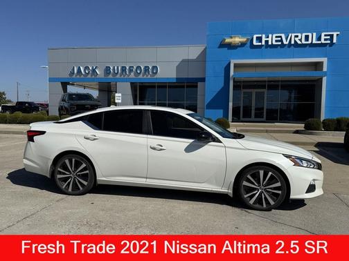2021 Nissan Altima SR FWD