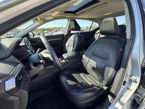 Brilliant Silver Metallic 2021 Nissan Altima 2.5 SL