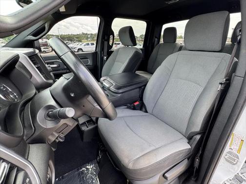 2021 RAM 2500 Big Horn Crew Cab 4x4 6'4' Box