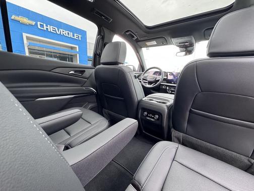 Lakeshore Blue Metallic 2026 Chevrolet Traverse LT