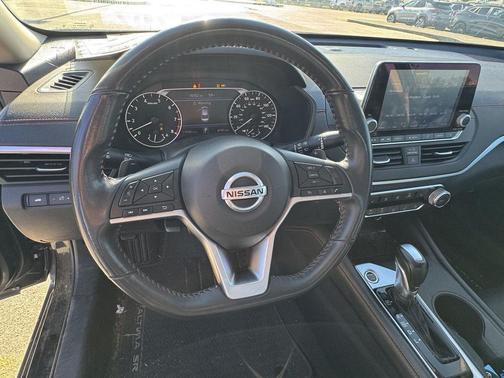2022 Nissan Altima SR FWD