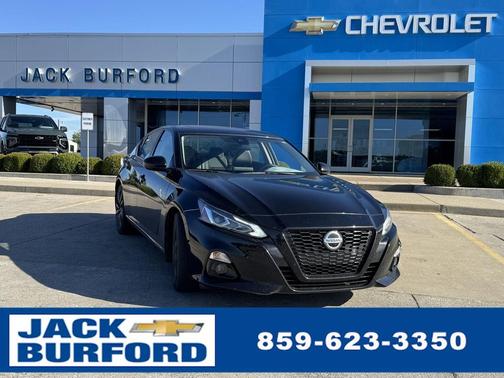 2022 Nissan Altima SR FWD