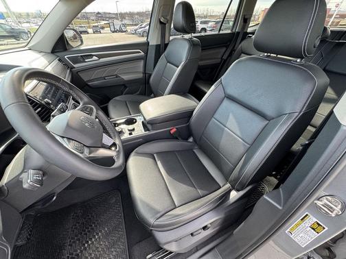 2023 Volkswagen Atlas 3.6L SE w/Technology