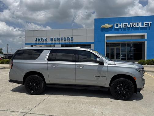 Sterling Gray Metallic 2024 Chevrolet Suburban 4WD High Country