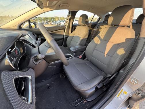 2018 Chevrolet Cruze LS