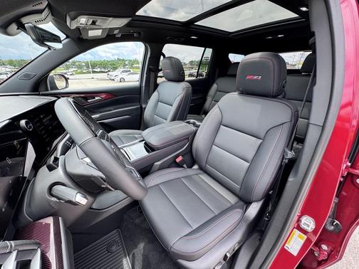 Radiant Red Tintcoat 2026 Chevrolet Traverse AWD Z71