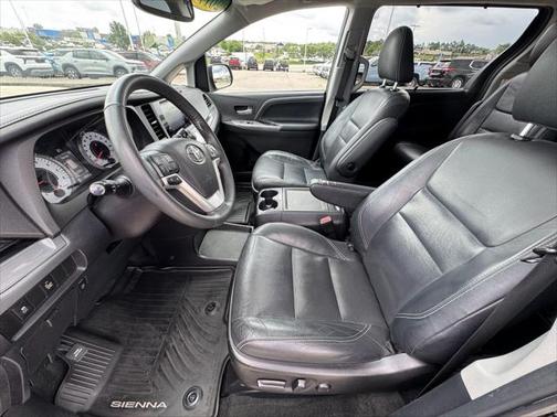 2017 Toyota Sienna SE
