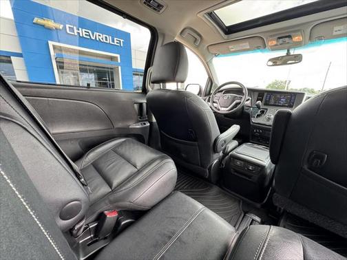 2017 Toyota Sienna SE