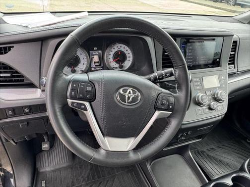 2017 Toyota Sienna SE