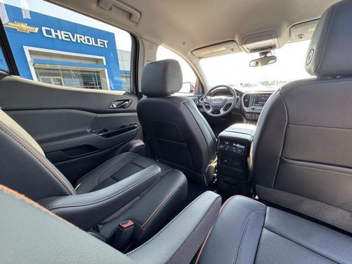 2023 GMC Acadia AWD AT4