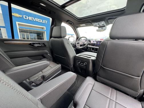 2025 Chevrolet Tahoe 4WD High Country