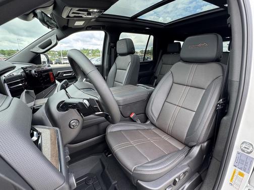 2025 Chevrolet Tahoe 4WD High Country