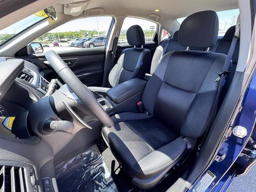 Deep Blue Pearl 2016 Nissan Altima 2.5 SR