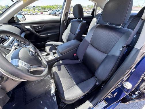 Deep Blue Pearl 2016 Nissan Altima 2.5 SR