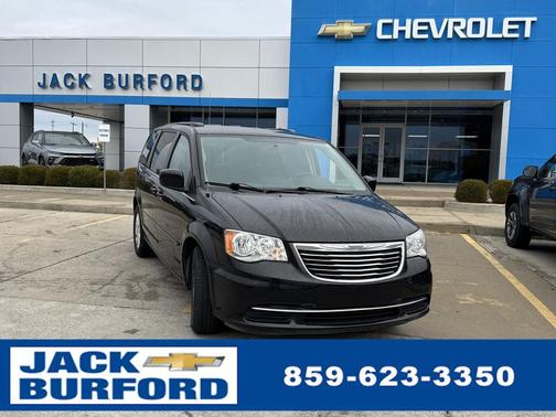 2015 Chrysler Town & Country LX
