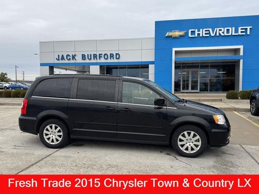 2015 Chrysler Town & Country LX
