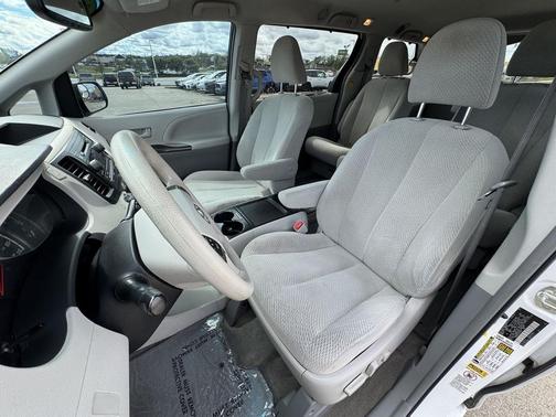 2012 Toyota Sienna LE