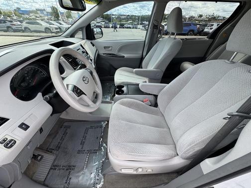 2012 Toyota Sienna LE