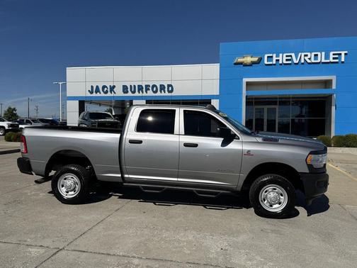 2020 RAM 2500 Tradesman Crew Cab 4X4 6'4' Box