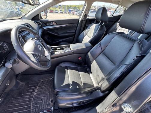 2023 Nissan Maxima SV Xtronic CVT