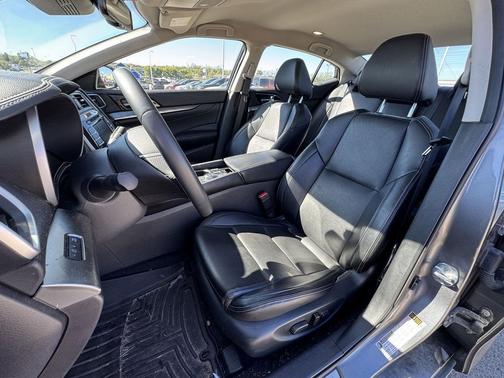 2023 Nissan Maxima SV Xtronic CVT