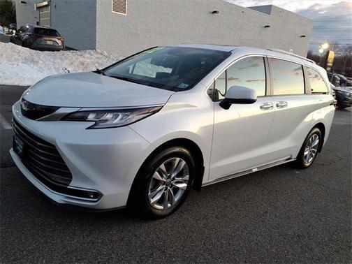 2022 Toyota Sienna Limited