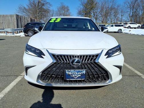 2023 Lexus ES 300h Ultra Luxury