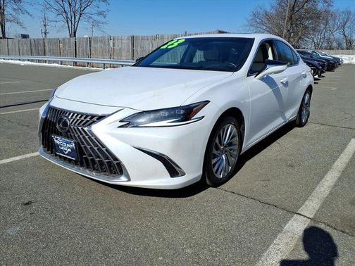 2023 Lexus ES 300h Ultra Luxury