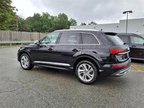 2021 Audi Q7 45 Premium Plus