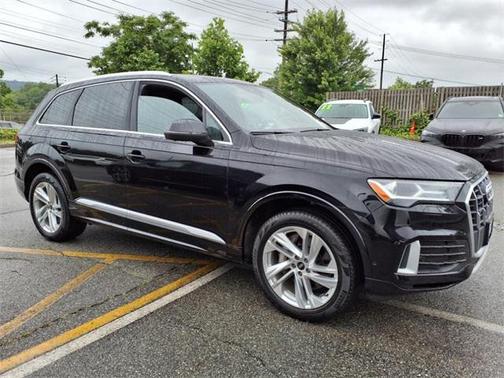 2021 Audi Q7 45 Premium Plus