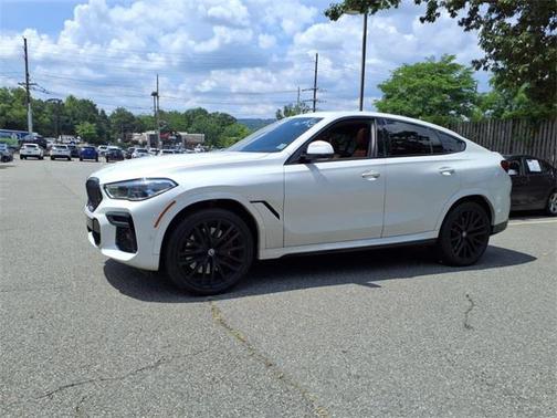 2023 BMW X6 M50i