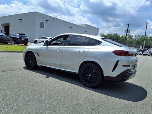 2023 BMW X6 M50i